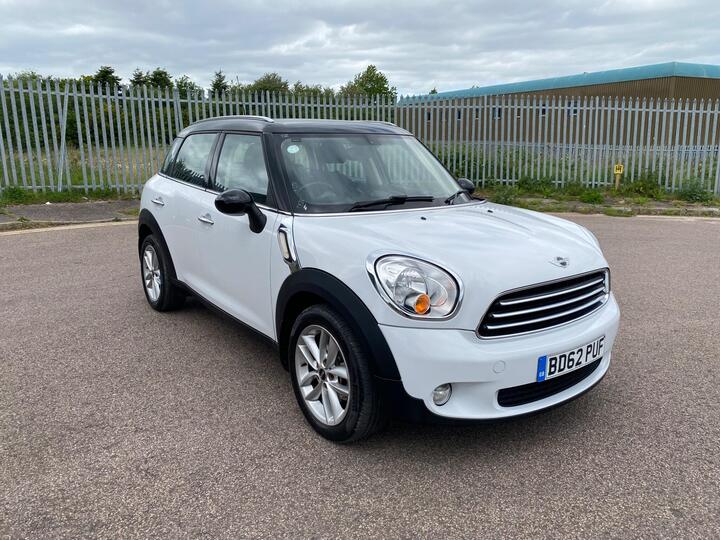 MINI Countryman 1.6 Cooper D Euro 5 (s/s) 5dr MINI Countryman 1.6 Cooper D Euro 5 (s/s) 5dr