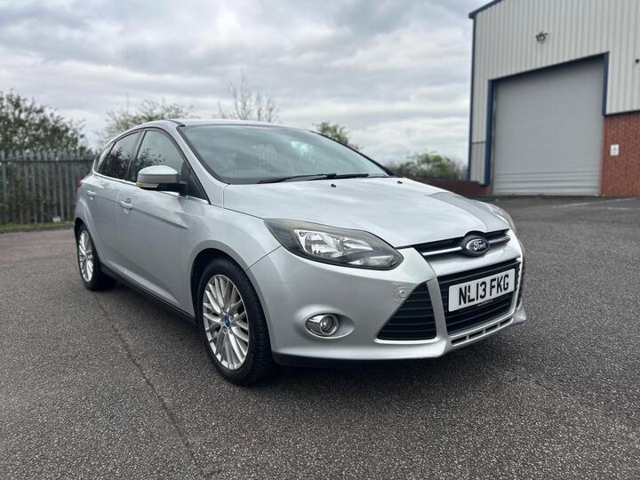 Ford Focus 1.0T EcoBoost Zetec Euro 5 (s/s) 5dr