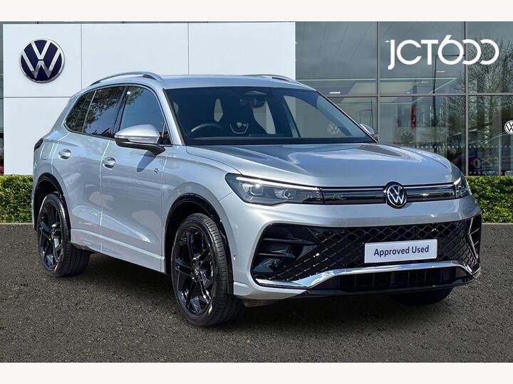 Volkswagen Tiguan 2.0 TDI R-Line DSG Euro 6 (s/s) 5dr Volkswagen Tiguan 2.0 TDI R-Line DSG Euro 6 (s/s) 5dr