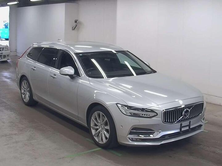 Volvo V90 T5 MOMENTUM