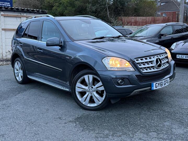 Mercedes-Benz M Class 3.0 ML300 CDI V6 BlueEfficiency Sport G-Tronic 4WD Euro 5 5dr