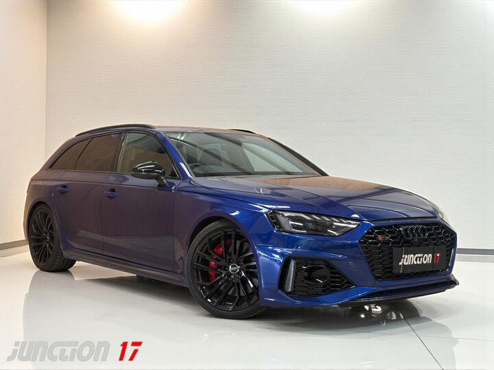 Audi RS4 Avant 2.9 TFSI V6 Carbon Black Tiptronic Quattro Euro 6 (s/s) 5dr Audi RS4 Avant 2.9 TFSI V6 Carbon Black Tiptronic Quattro Euro 6 (s/s) 5dr