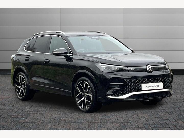 Volkswagen Tiguan 2.0 TDI R-Line DSG Euro 6 (s/s) 5dr Volkswagen Tiguan 2.0 TDI R-Line DSG Euro 6 (s/s) 5dr