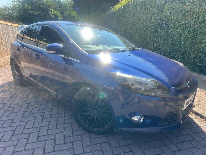 Ford Focus 1.0T EcoBoost Zetec Euro 5 (s/s) 5dr