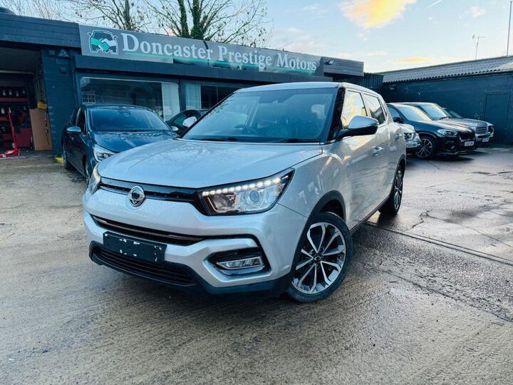 SsangYong TIVOLI 1.6 E-XGi Ultimate Auto Euro 6 5dr SsangYong TIVOLI 1.6 E-XGi Ultimate Auto Euro 6 5dr