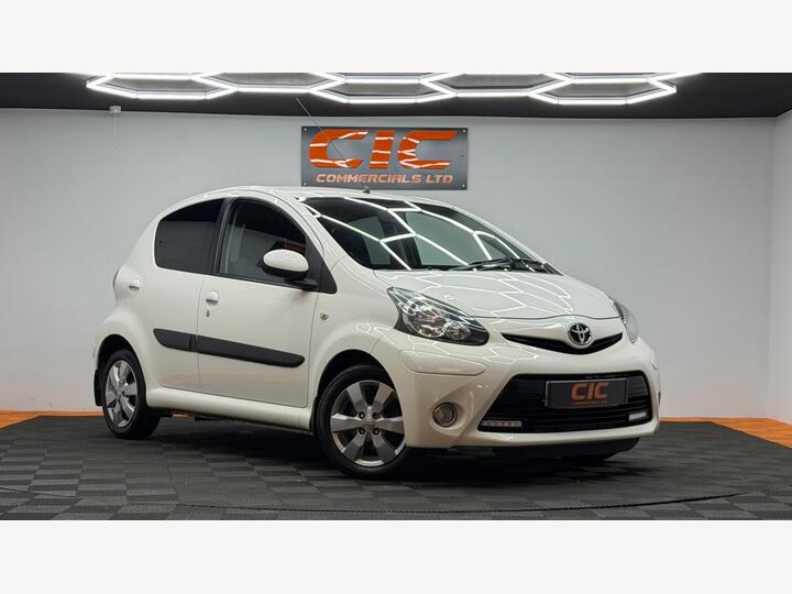 Toyota AYGO 1.0 VVT-i Fire Euro 5 5dr
