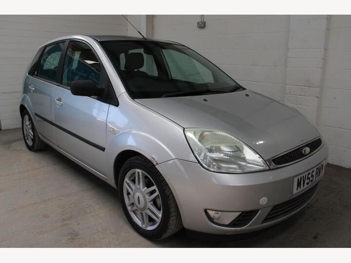 Ford Fiesta 1.6 Ghia 5dr