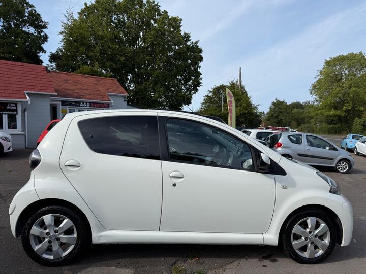 Toyota AYGO 1.0 VVT-i Euro 5 5dr