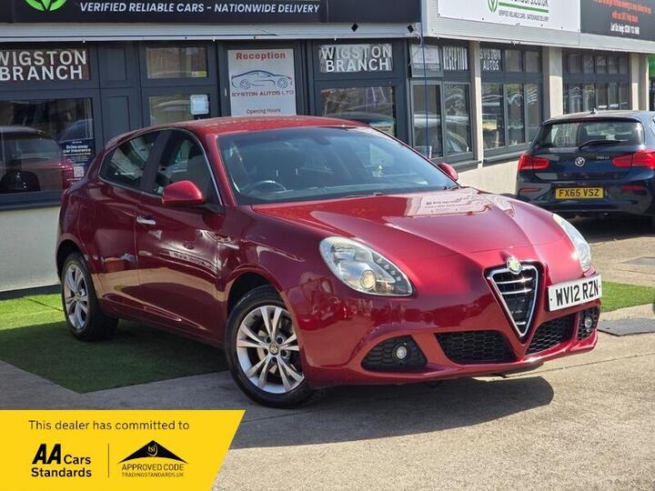 Alfa Romeo Giulietta 2.0 JTDM-2 Lusso Euro 5 (s/s) 5dr