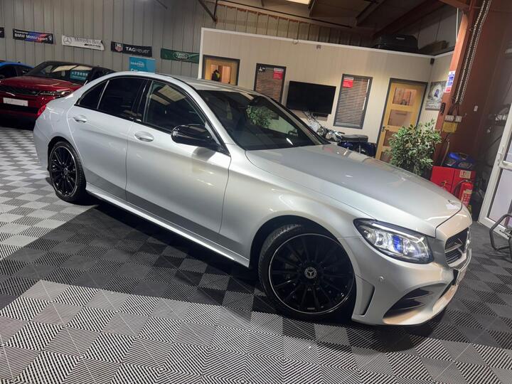Mercedes-Benz C Class 2.0 C220d AMG Line (Premium) G-Tronic+ Euro 6 (s/s) 4dr Mercedes-Benz C Class 2.0 C220d AMG Line (Premium) G-Tronic+ Euro 6 (s/s) 4dr