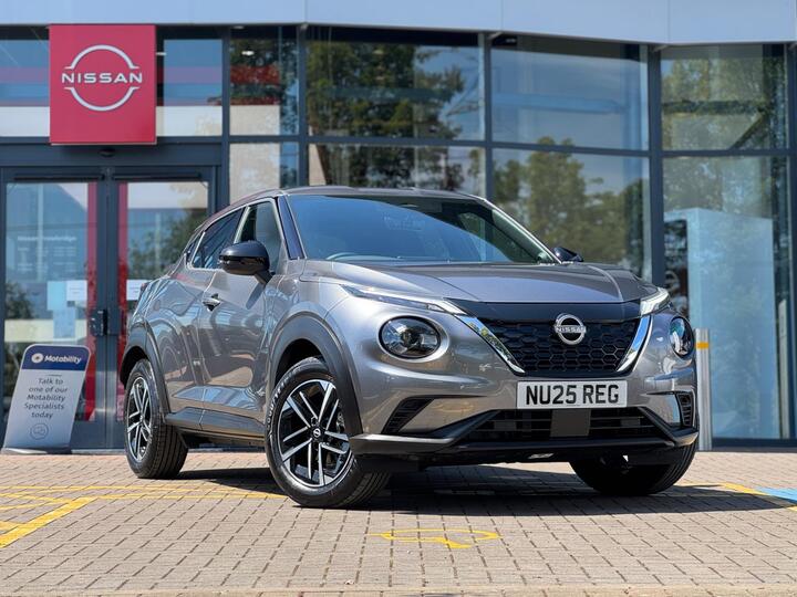 Nissan JUKE 1.6 N-Connecta Auto Euro 6 5dr