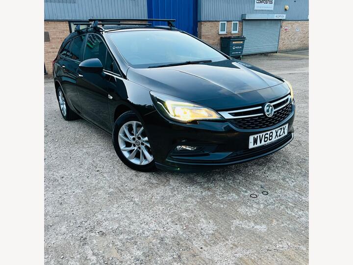 Vauxhall Astra 1.6 CDTi EcoTEC BlueInjection Tech Line Nav Sports Tourer Euro 6 (s/s) 5dr