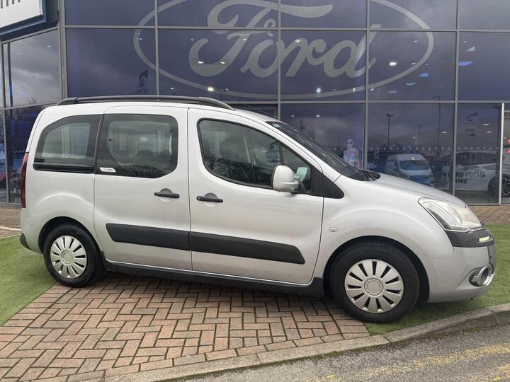 Citroen Berlingo 1.6 E-HDi Airdream XTR Multispace MPV EGS6 Euro 5 (s/s) 5dr Citroen Berlingo 1.6 E-HDi Airdream XTR Multispace MPV EGS6 Euro 5 (s/s) 5dr