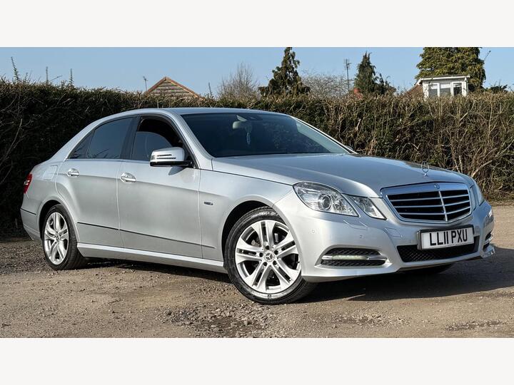 Mercedes-Benz E Class 2.1 E220 CDI BlueEfficiency Avantgarde Tiptronic Euro 5 4dr