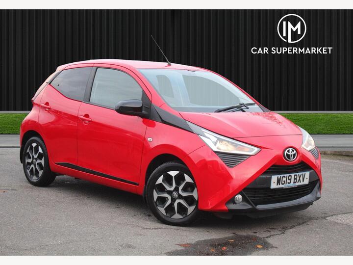 Toyota AYGO 1.0 VVT-i X-trend Funroof X-shift Euro 6 5dr Toyota AYGO 1.0 VVT-i X-trend Funroof X-shift Euro 6 5dr