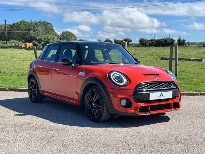 MINI Hatch 2.0 Cooper S Sport Steptronic Euro 6 (s/s) 5dr