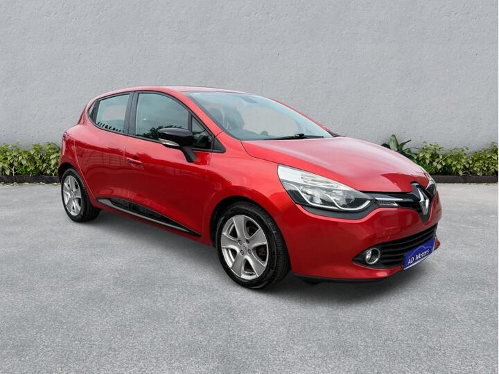 Renault Clio 0.9 TCe Dynamique MediaNav Euro 5 (s/s) 5dr Renault Clio 0.9 TCe Dynamique MediaNav Euro 5 (s/s) 5dr