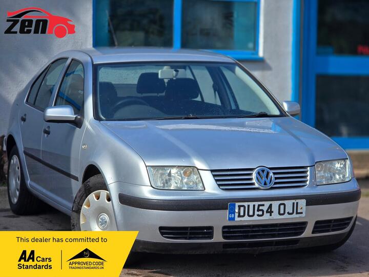 Volkswagen Bora 1.6 S 4dr