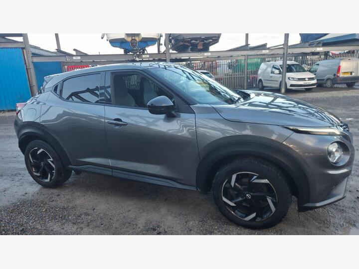 Nissan Juke 1.0 DIG-T N-Connecta Euro 6 (s/s) 5dr