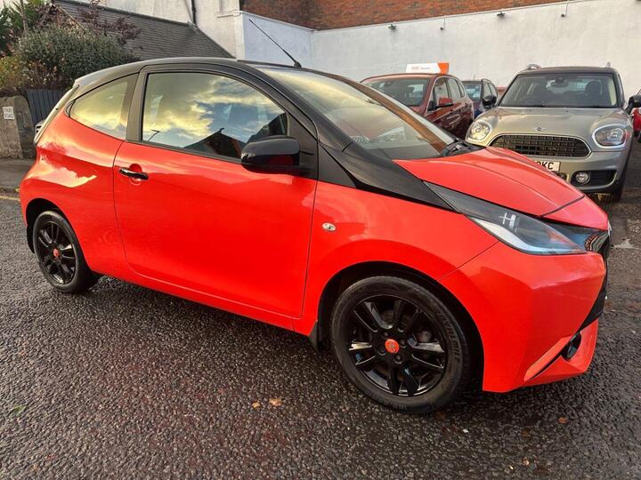Toyota AYGO 1.0 VVT-i X-cite Euro 5 3dr Euro 5 Toyota AYGO 1.0 VVT-i X-cite Euro 5 3dr Euro 5