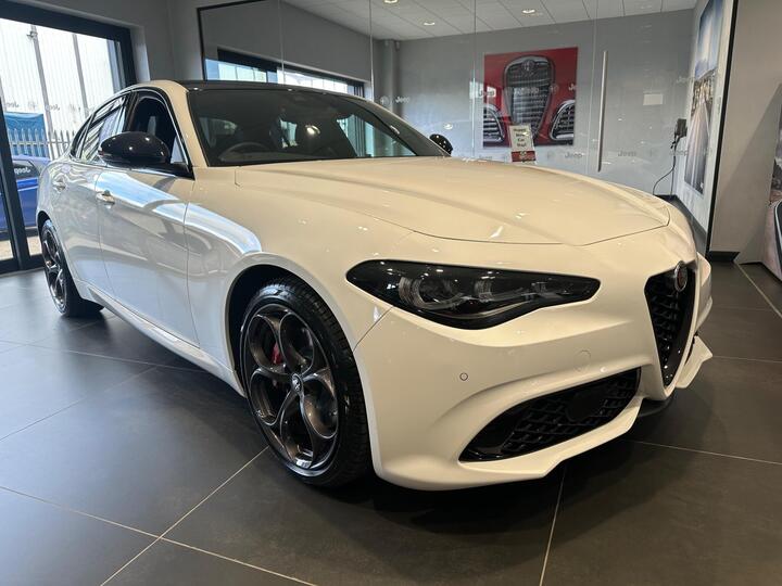 Alfa Romeo Giulia 2.0T Tributo Italiano Auto Euro 6 (s/s) 4dr