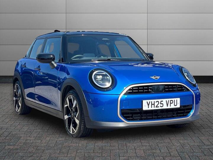 MINI Cooper 1.5C Exclusive Steptronic Euro 6 (s/s) 5dr