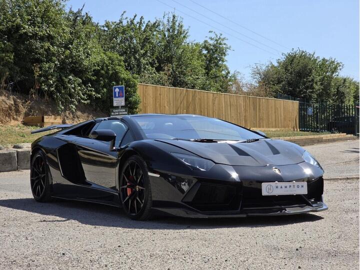 Lamborghini AVENTADOR LP 700-4 ROADSTER