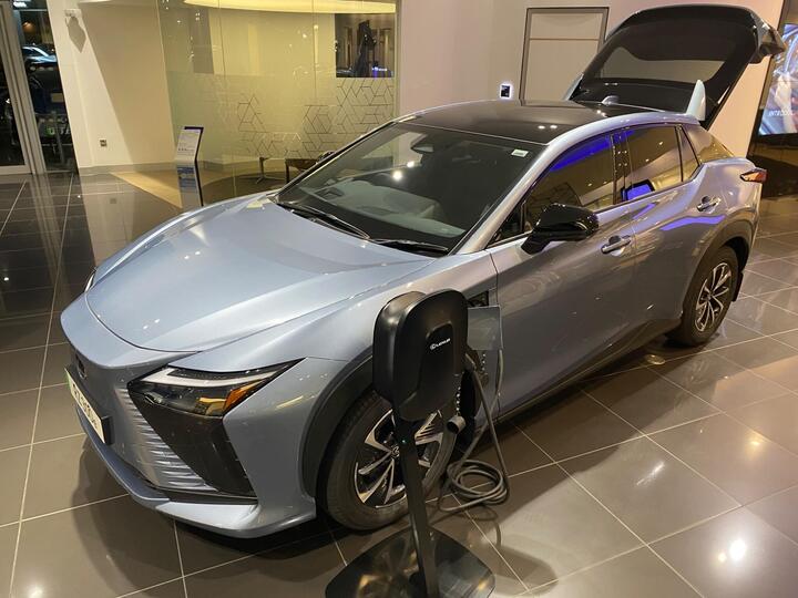 Lexus RZ 300e 71.4kWh Premium Plus Auto 5dr