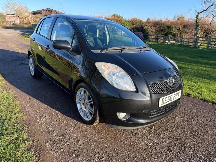 Toyota Yaris 1.3 VVT-i SR 5dr