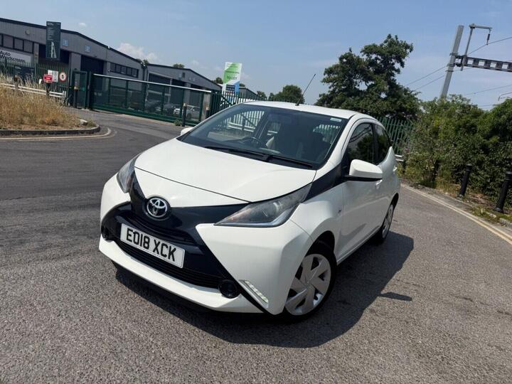 Toyota AYGO 1.0 VVT-i X-play X-shift Euro 6 5dr