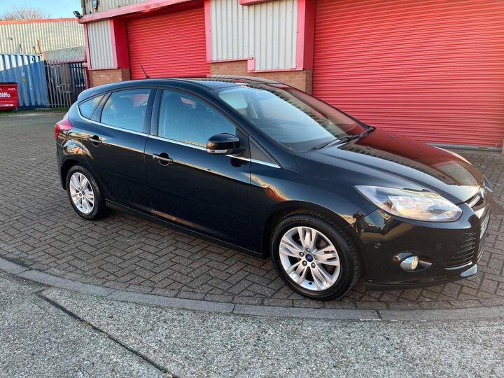 Ford Focus 1.6 TDCi ECOnetic Titanium Navigator Euro 5 (s/s) 5dr