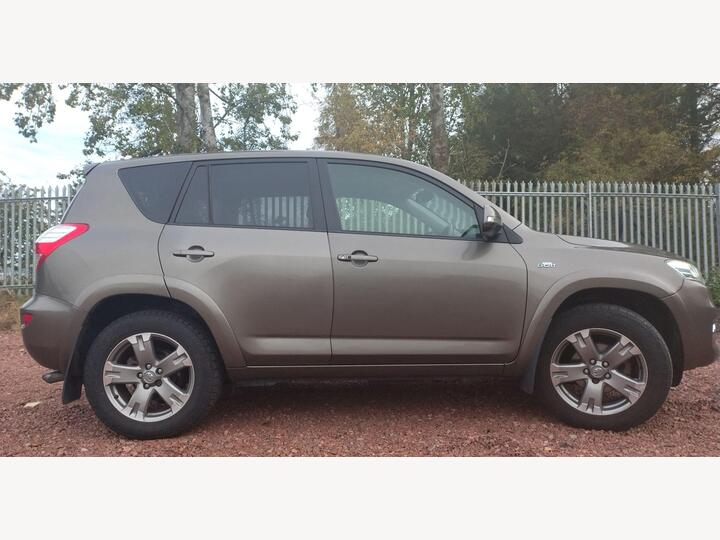 Toyota RAV4 2.2 D-CAT SR Auto 4WD Euro 5 5dr
