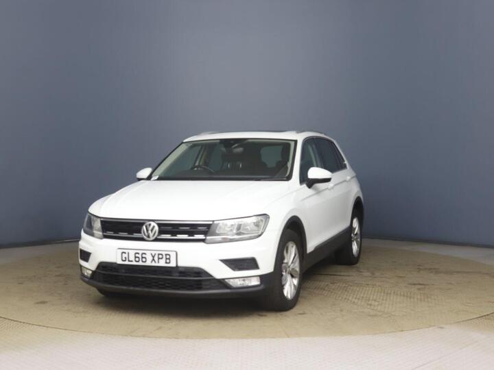 Volkswagen TIGUAN 2.0 TDI BlueMotion Tech SE Navigation DSG 4Motion Euro 6 (s/s) 5dr