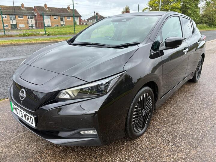 Nissan LEAF 39kWh Tekna Auto 5dr Nissan LEAF 39kWh Tekna Auto 5dr