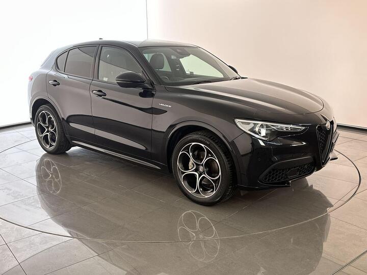 Alfa Romeo Stelvio 2.0T Veloce Auto Q4 AWD Euro 6 (s/s) 5dr Alfa Romeo Stelvio 2.0T Veloce Auto Q4 AWD Euro 6 (s/s) 5dr