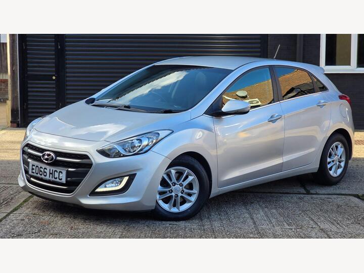 Hyundai I30 1.6 CRDi Blue Drive SE Nav Euro 6 (s/s) 5dr Hyundai I30 1.6 CRDi Blue Drive SE Nav Euro 6 (s/s) 5dr