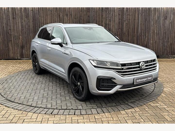 Volkswagen Touareg 3.0 TDI V6 R-Line Tech Tiptronic 4Motion Euro 6 (s/s) 5dr Volkswagen Touareg 3.0 TDI V6 R-Line Tech Tiptronic 4Motion Euro 6 (s/s) 5dr