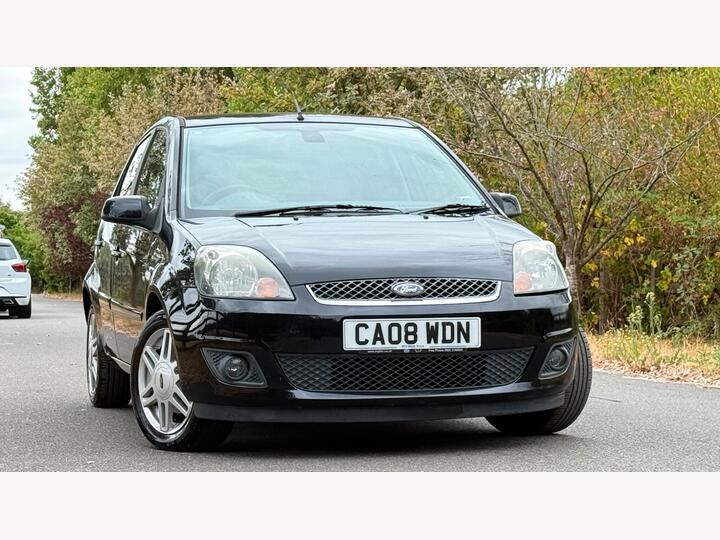 Ford Fiesta 1.6 Ghia 5dr