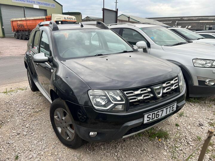 Dacia Duster 1.2 TCe Laureate Euro 6 (s/s) 5dr Dacia Duster 1.2 TCe Laureate Euro 6 (s/s) 5dr
