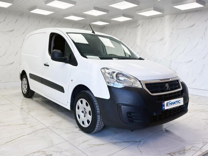 Peugeot PARTNER 1.6 BlueHDi 854 Professional Panel Van 5dr Diesel Manual L1 (112 G/km, 97.64 Bhp) 2 FORMER OWNERS!  2 FORMER OWNERS!