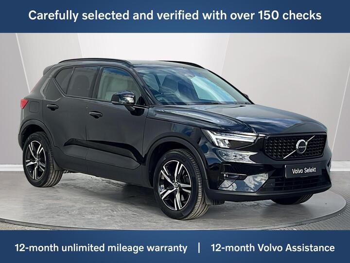 Volvo XC40 2.0 B3 MHEV Plus Dark DCT Auto Euro 6 (s/s) 5dr