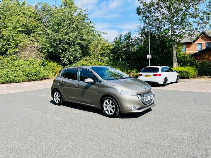 Peugeot 208 1.4 E-HDi Allure EGC Euro 5 (s/s) 5dr