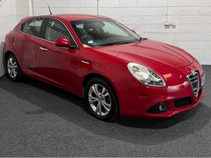 Alfa Romeo Giulietta 1.6 JTDM-2 Lusso Euro 5 (s/s) 5dr