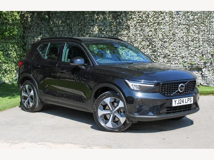Volvo XC40 2.0 B3 MHEV Plus Dark DCT Auto Euro 6 (s/s) 5dr