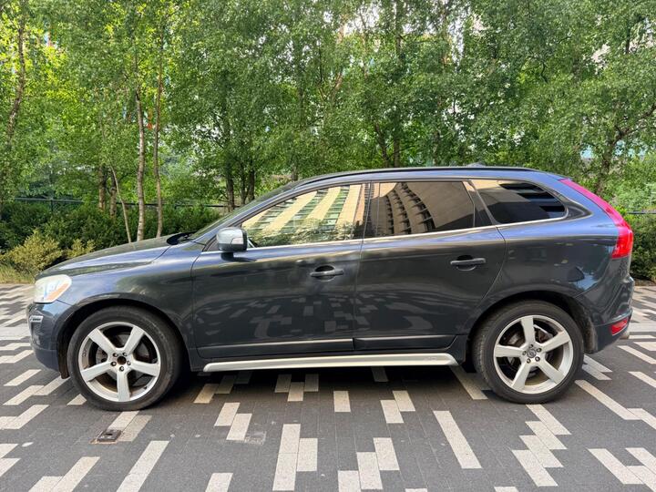Volvo XC60 2.4 D5 R-Design SE Geartronic AWD Euro 4 5dr