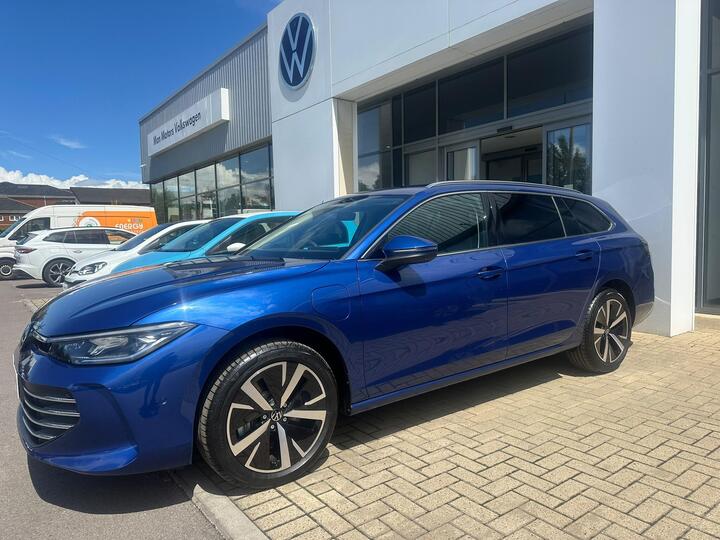 Volkswagen Passat VOLKSWAGEN Passat Match 1.5 TSI EHybrid 204 PS 6-Speed DSG 5 Door