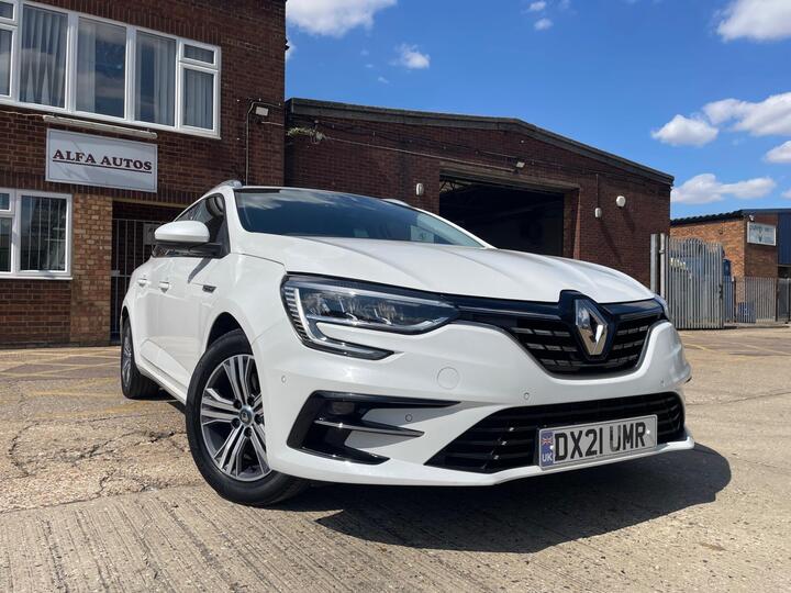 Renault Megane 1.6 E-TECH 9.8kWh Iconic Sport Tourer Auto Euro 6 (s/s) 5dr