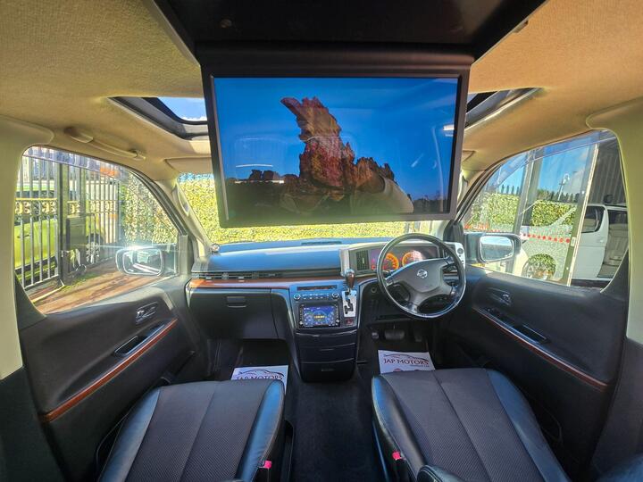 Nissan Elgrand 4WD HIGHWAY STAR