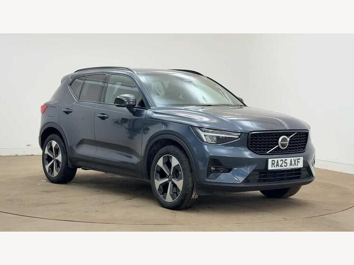 Volvo XC40 2.0 B4 MHEV Plus Dark DCT Auto Euro 6 (s/s) 5dr