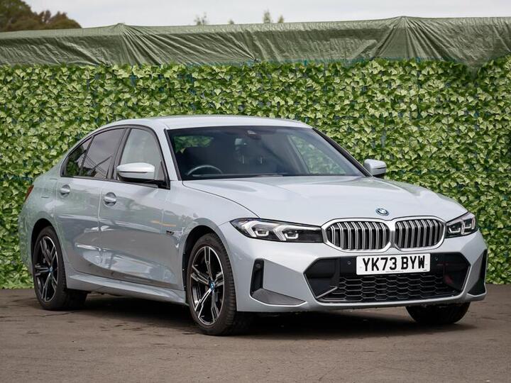 BMW 3 Series 2.0 330e 12kWh M Sport Auto Euro 6 (s/s) 4dr BMW 3 Series 2.0 330e 12kWh M Sport Auto Euro 6 (s/s) 4dr
